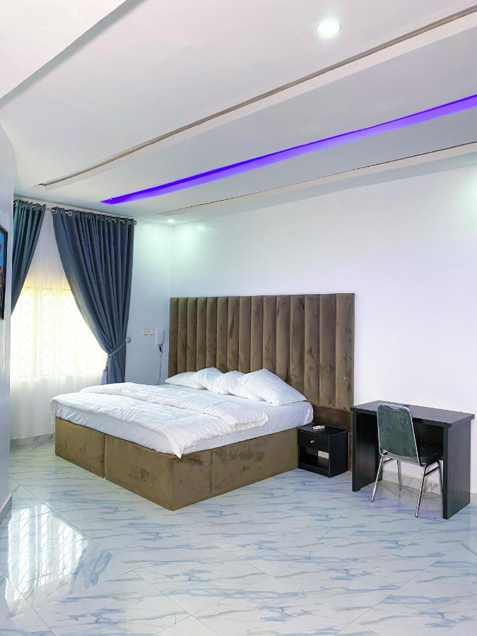 D & D Apartments Abuja Buitenkant foto