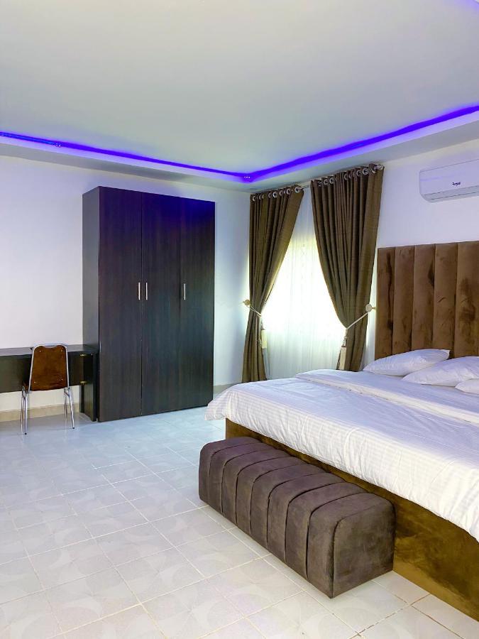 D & D Apartments Abuja Buitenkant foto