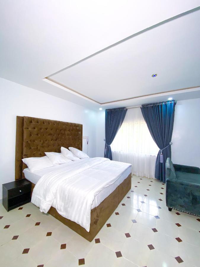 D & D Apartments Abuja Buitenkant foto